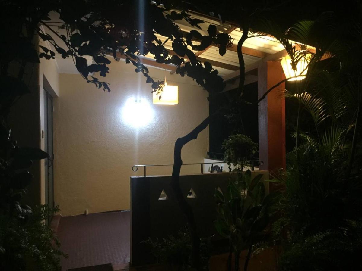 Hotel Shalini 아누라다푸라 외부 사진