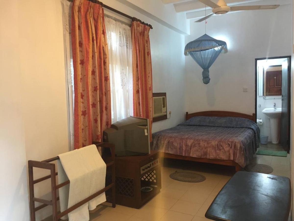 Hotel Shalini 아누라다푸라 외부 사진