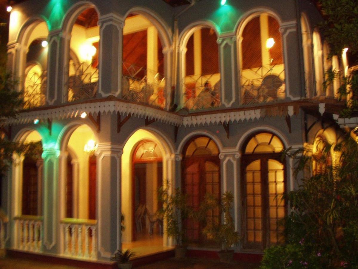 Hotel Shalini 아누라다푸라 외부 사진