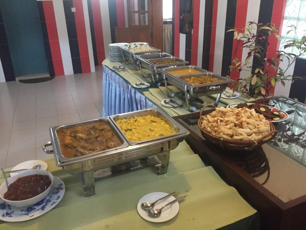 Hotel Shalini 아누라다푸라 외부 사진
