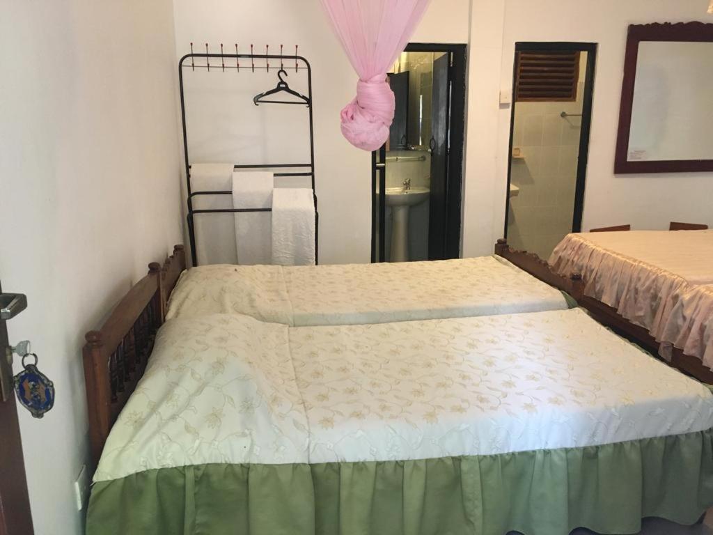 Hotel Shalini 아누라다푸라 객실 사진