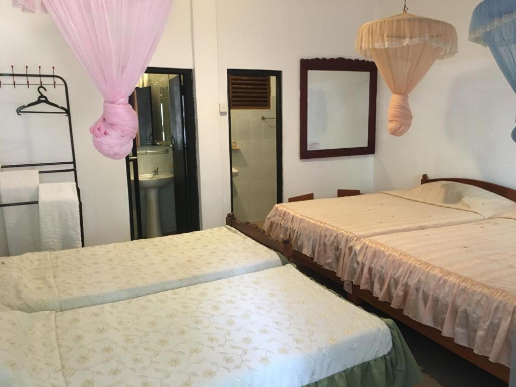 Hotel Shalini 아누라다푸라 객실 사진