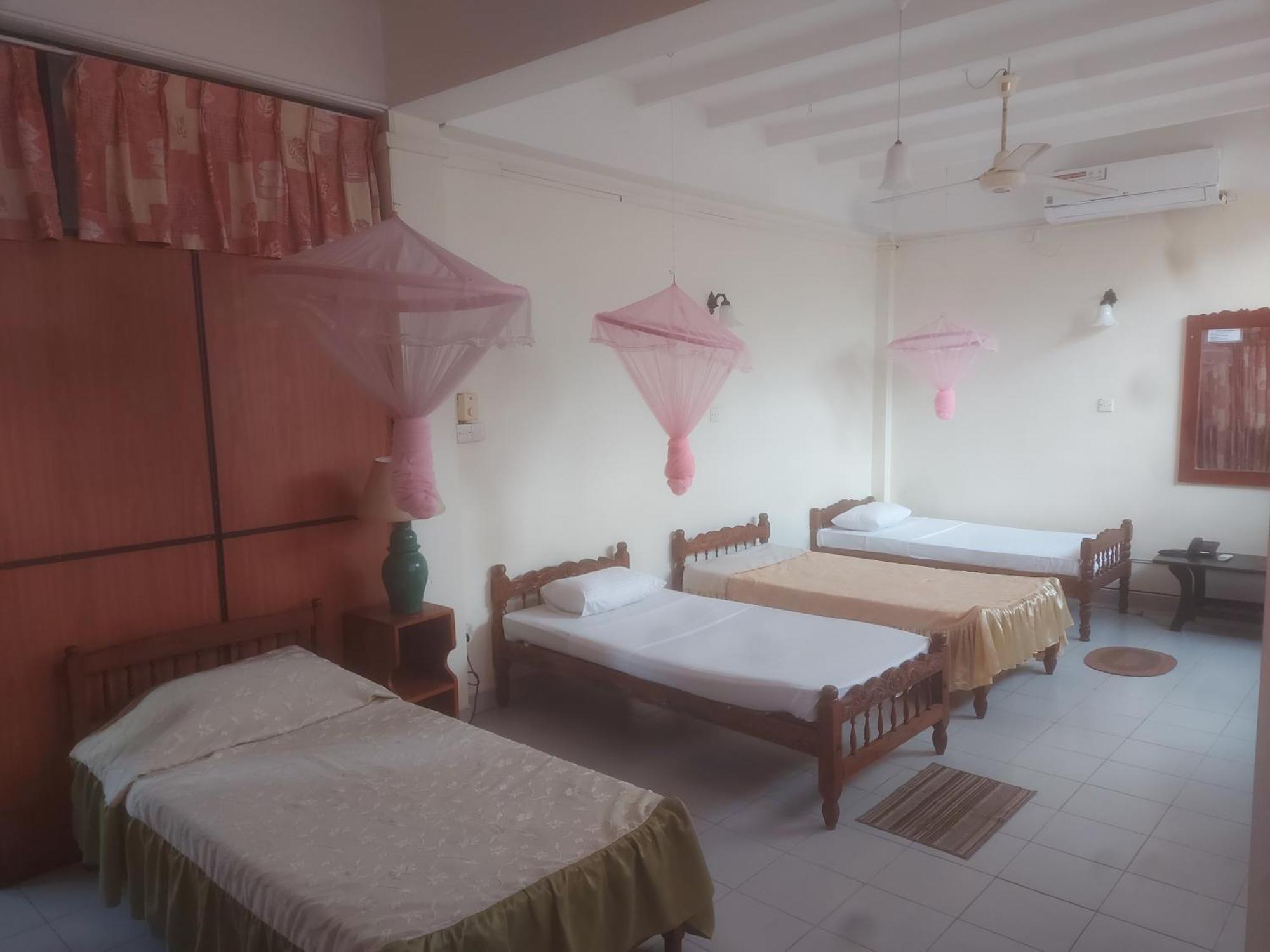 Hotel Shalini 아누라다푸라 객실 사진